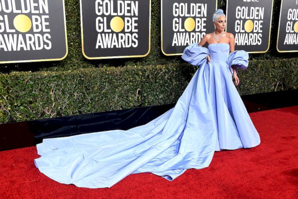 Емоционална Лейди Гага по време на победата на ‘Shallow’ Golden Globes 2019