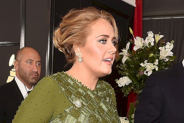 Adele’s ‘hello’ ने 2017 ग्रैमी अवार्ड्स में सॉन्ग ऑफ द ईयर जीता