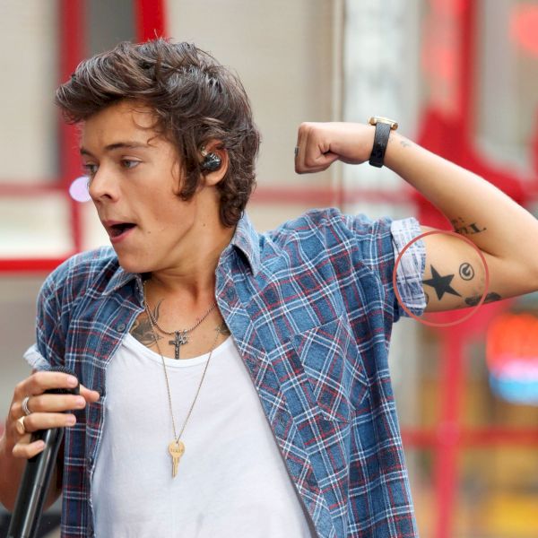 Harry Styles est couvert de tatouages ​​! Guide du chanteur One Direction