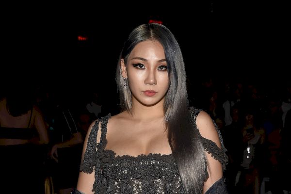 CL põhjustab vaidlusi skandaalse Tokyo taksosõidu ajal ja Instagramis seisab silmitsi tagasilöögiga