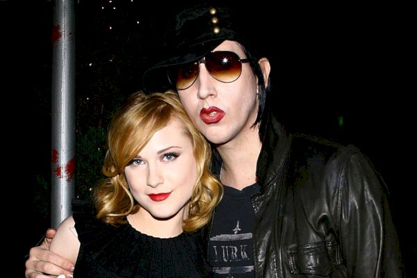 Evan Rachel Wood hovorí o randení s Marilynom Mansonom vo veku 18 rokov