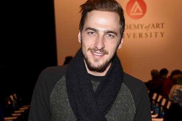 Kendall Schmidt onthult Heffron Drive's 'Happy Mistakes Unplugged' albumdetails