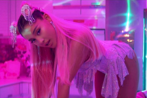 Ariana Grande räpib jaemüügiteraapiast muusikavideos 𔃷 Rings’ (VAATA)