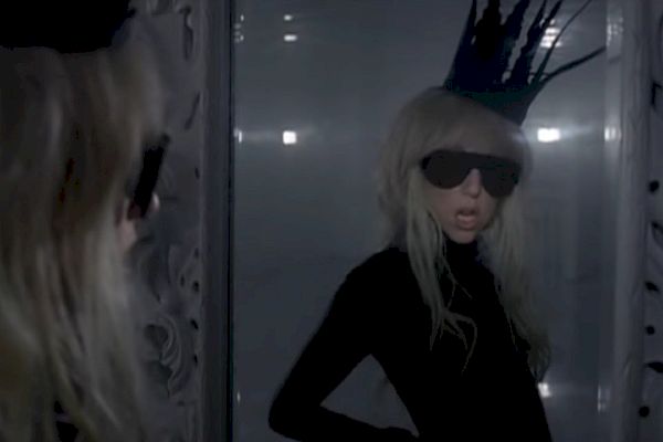 Lady Gagan 'Bad Romance' -musiikkivideo on kerännyt YouTubessa miljardi katselukertaa