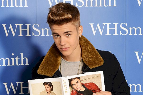 Justin Bieber loeb Londoni raamatuesitlusel ‘Just Getting Started’, soovib esineda kosmoses [Picles]