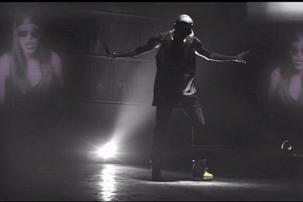 הסרטון 'Don't Think They Know' של כריס בראון כולל הולוגרמת Aaliyah