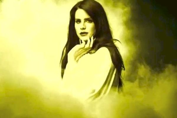 Lana Del Rey karštai rūko filme „Bel Air“.