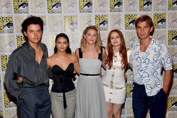 Le casting de 'Riverdale' partage des détails importants sur la saison 4